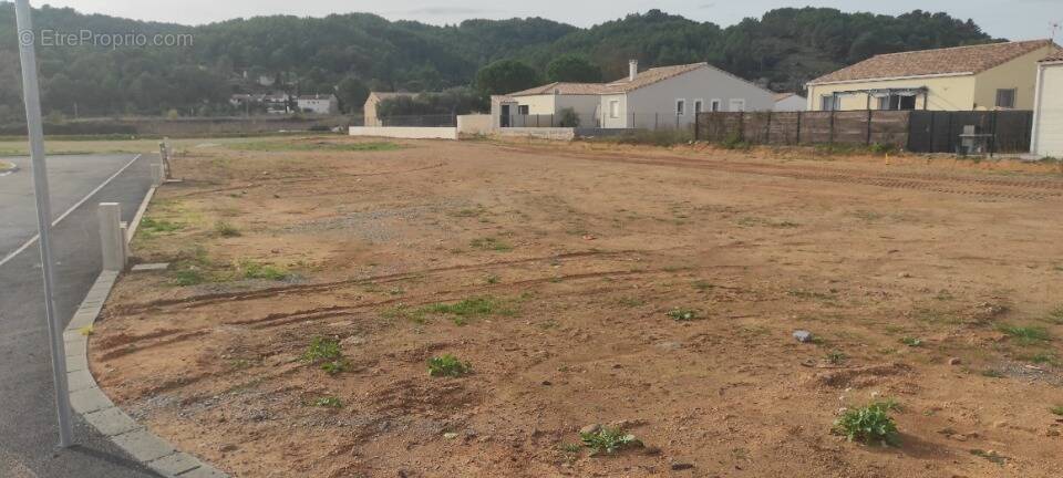 Photo Terrain à Cessenon-Sur-Orb au prix de 75 000€