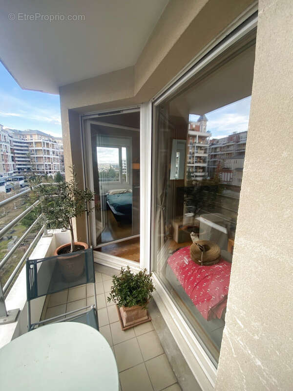 Appartement à COURBEVOIE