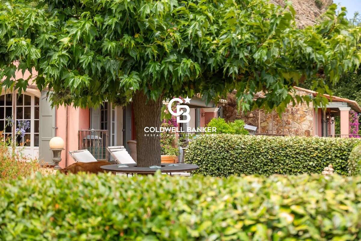 Confort, vue & authenticité et seulement 25 minutes de ST TROPEZ - photo 36
