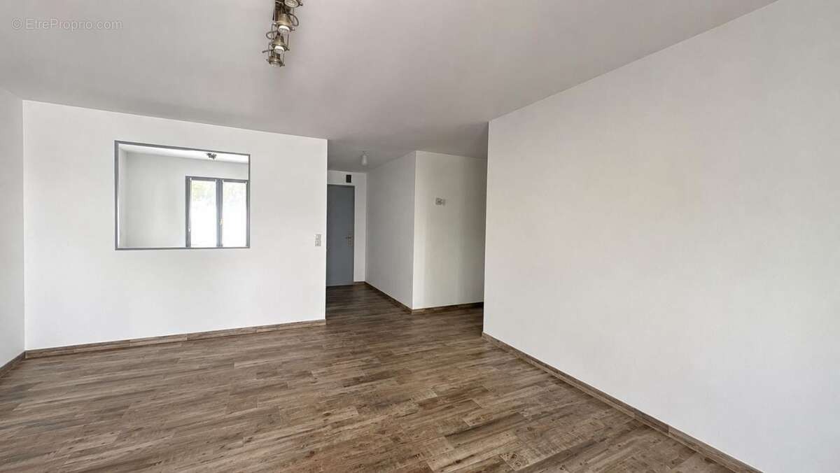 Dompierre-sur-mer – plein centre / calme/ maison t3 plain-pied / garage - photo 3