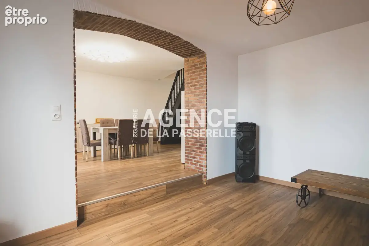 Maison rénovée de 118m2, 4 chambres, jardin et piscine. - photo 18