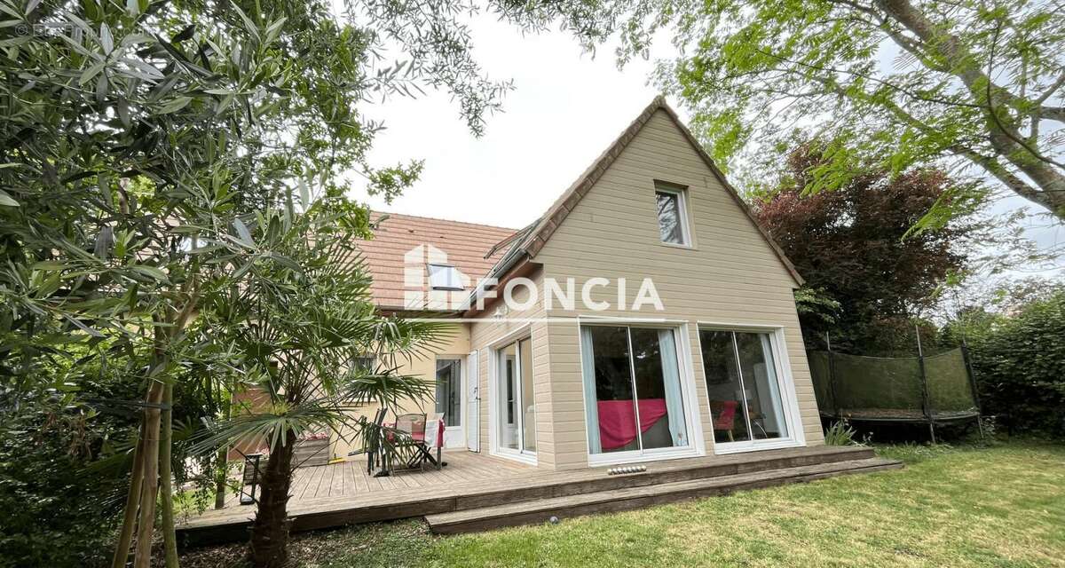 Maison à NOYEN-SUR-SARTHE