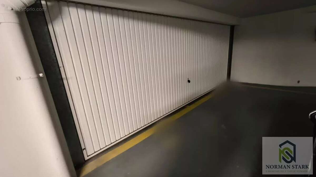 Parking à CAP-D'AIL