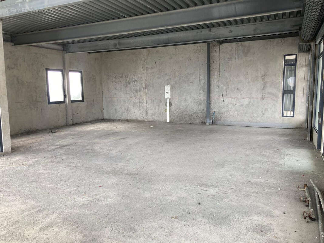 Commerce à VIEUX-FORT