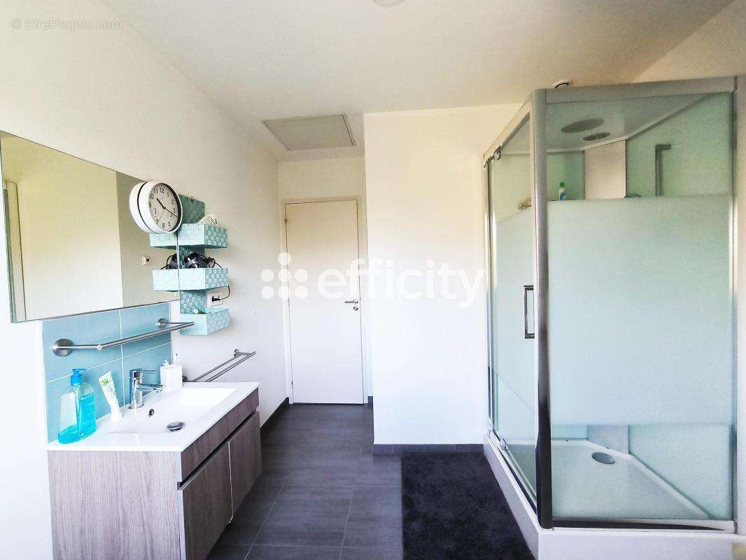 Maison à VILLEDIEU-LES-POELES