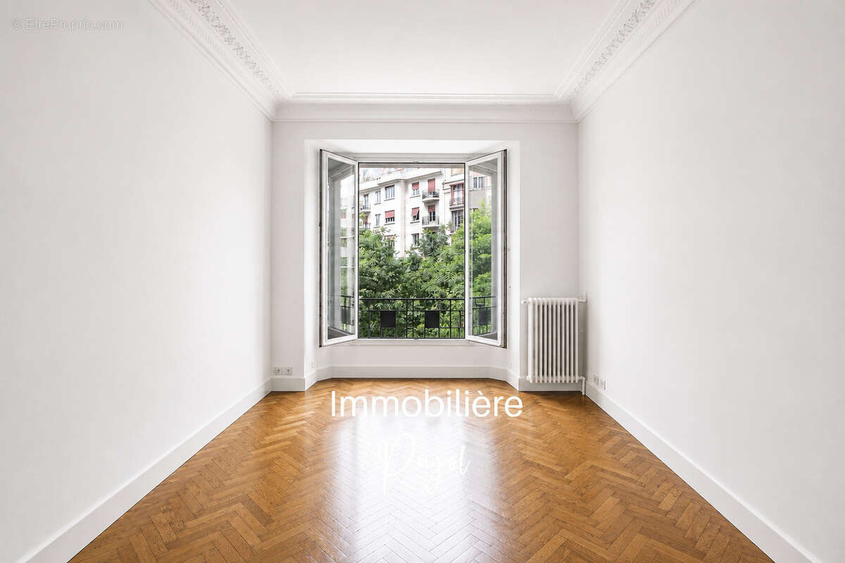 Appartement à MARSEILLE-4E