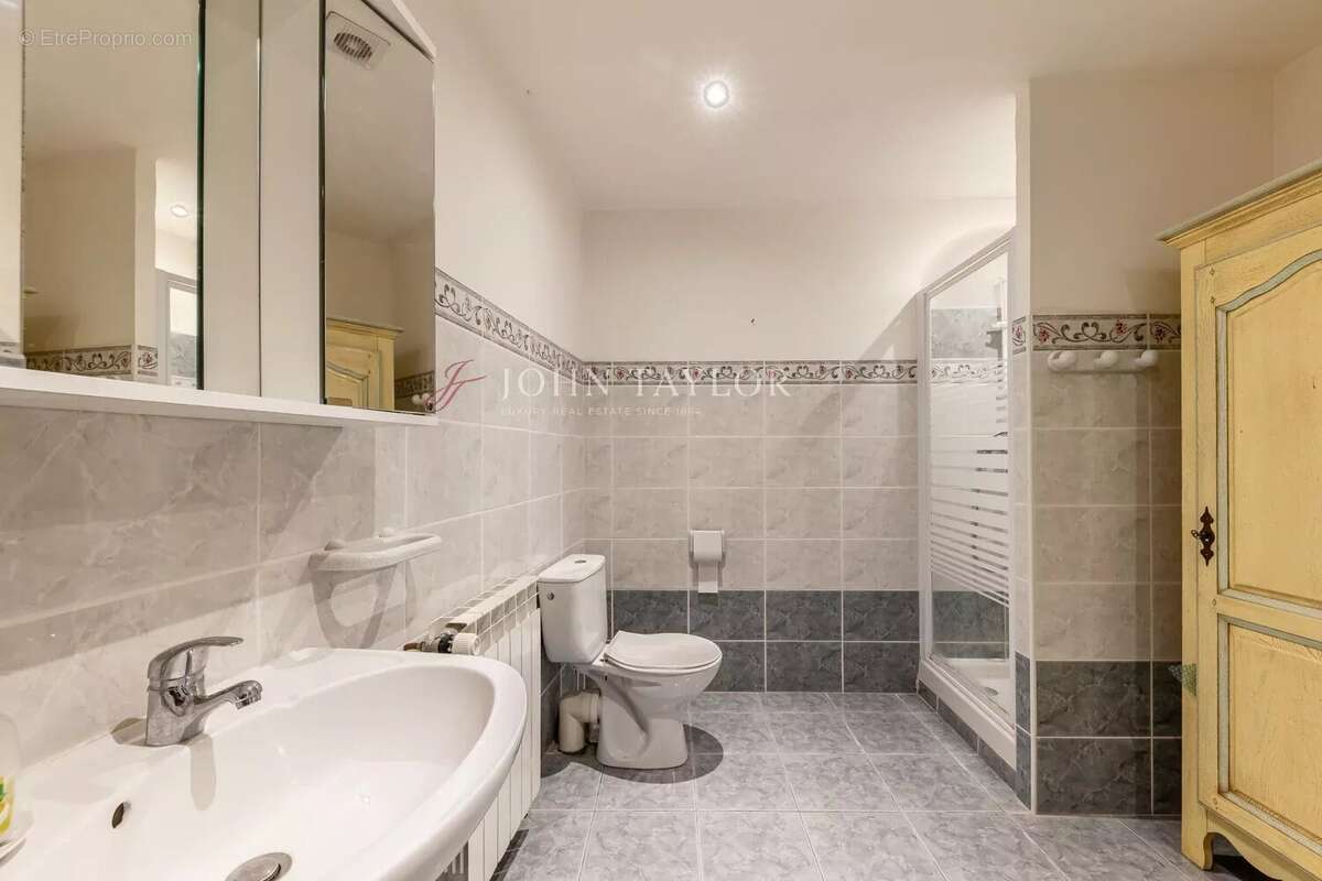 Maison à SAINT-SATURNIN-LES-APT