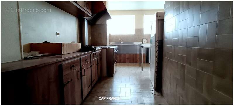 Commerce à LE CHAFFAUT-SAINT-JURSON