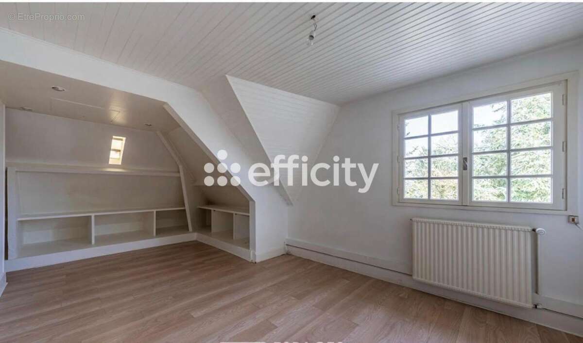 Maison à SAINTRY-SUR-SEINE