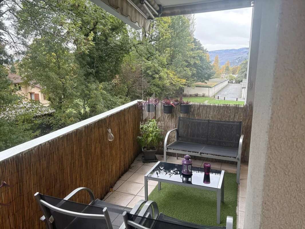 Appartement à MEYLAN