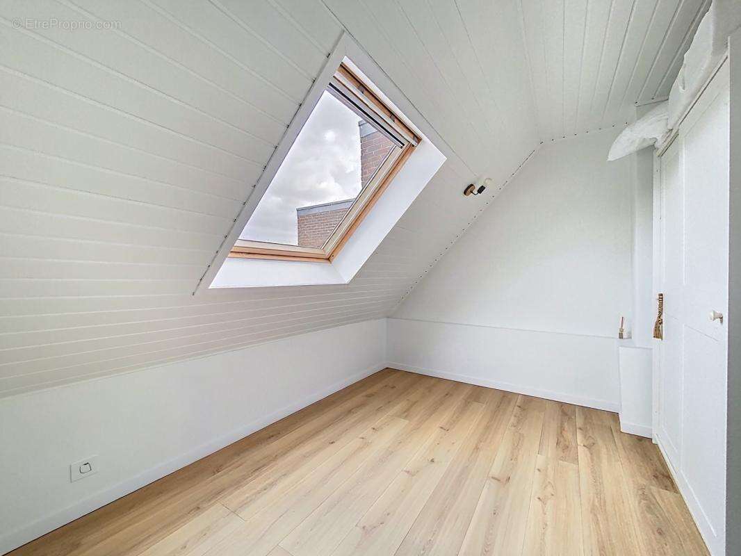 Maison à NEUVILLE-EN-FERRAIN