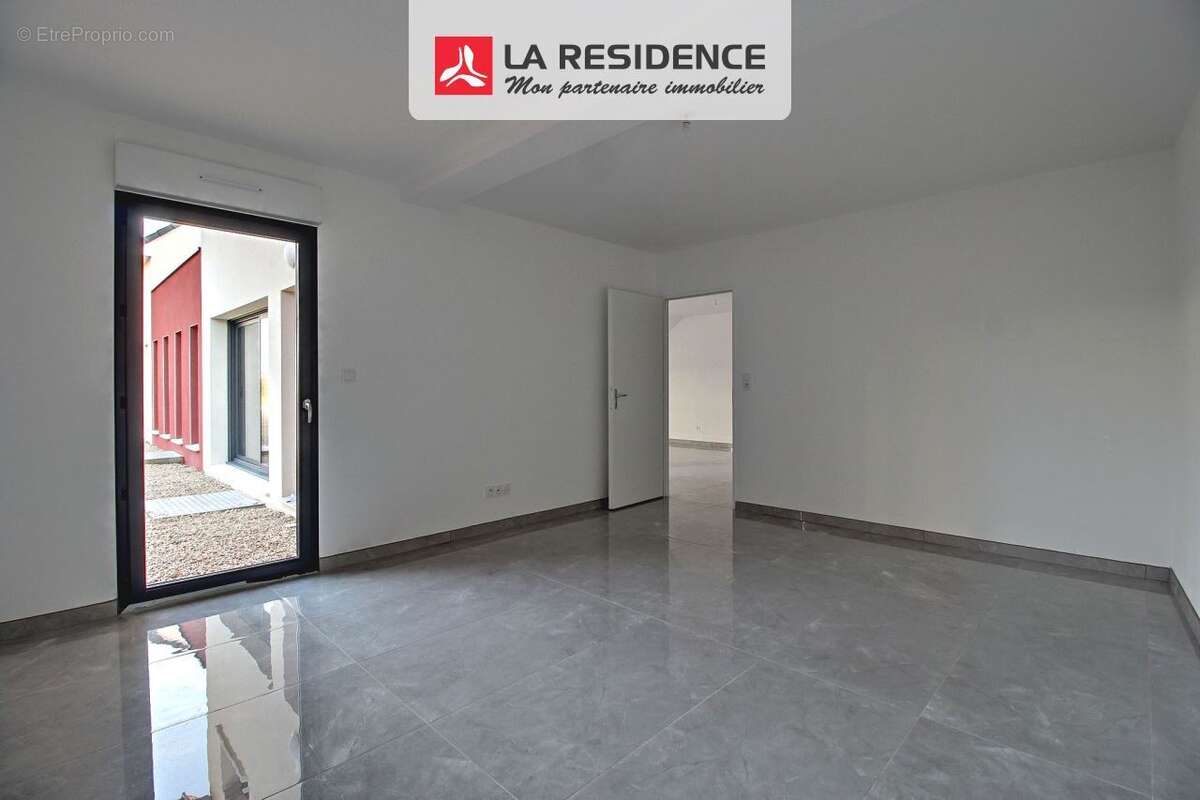 Maison 151 m² à Oissel  - photo 8