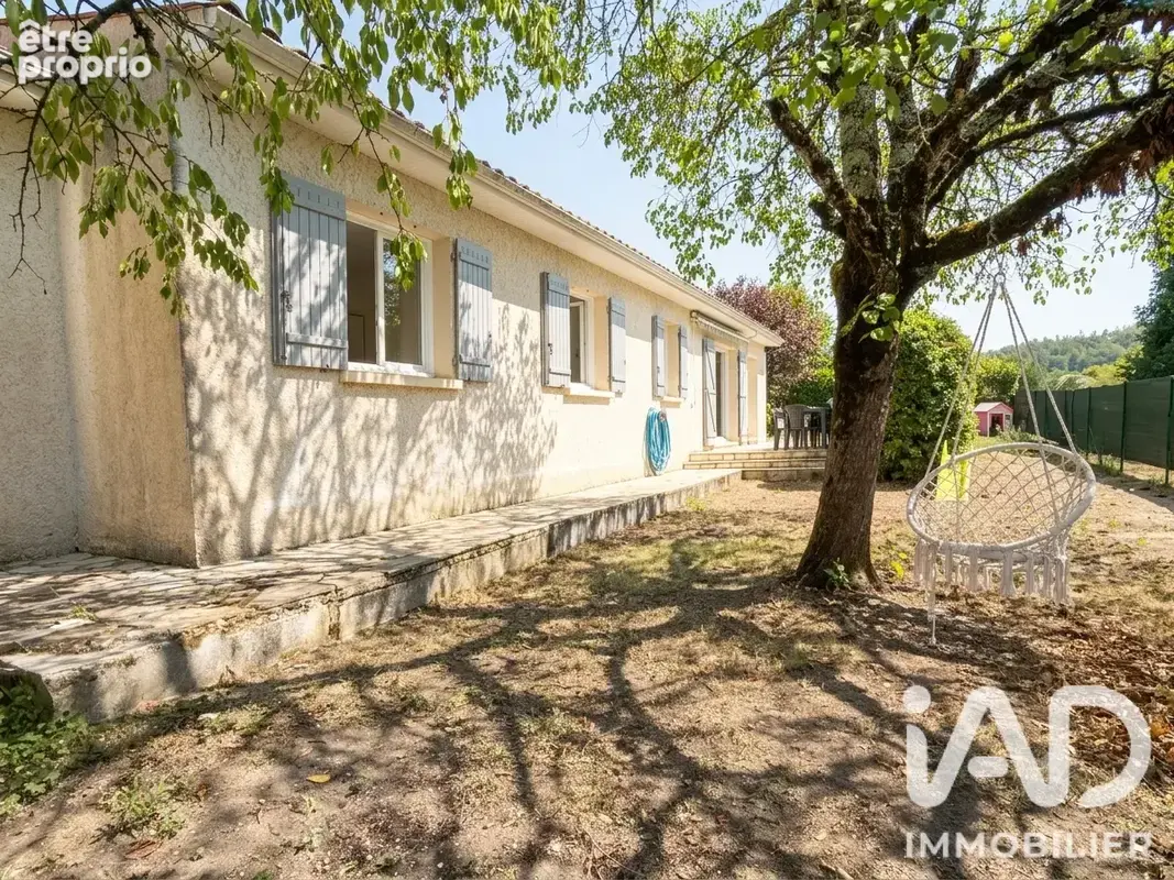 Photo 1 - Maison à VILLEBOIS-LAVALETTE
