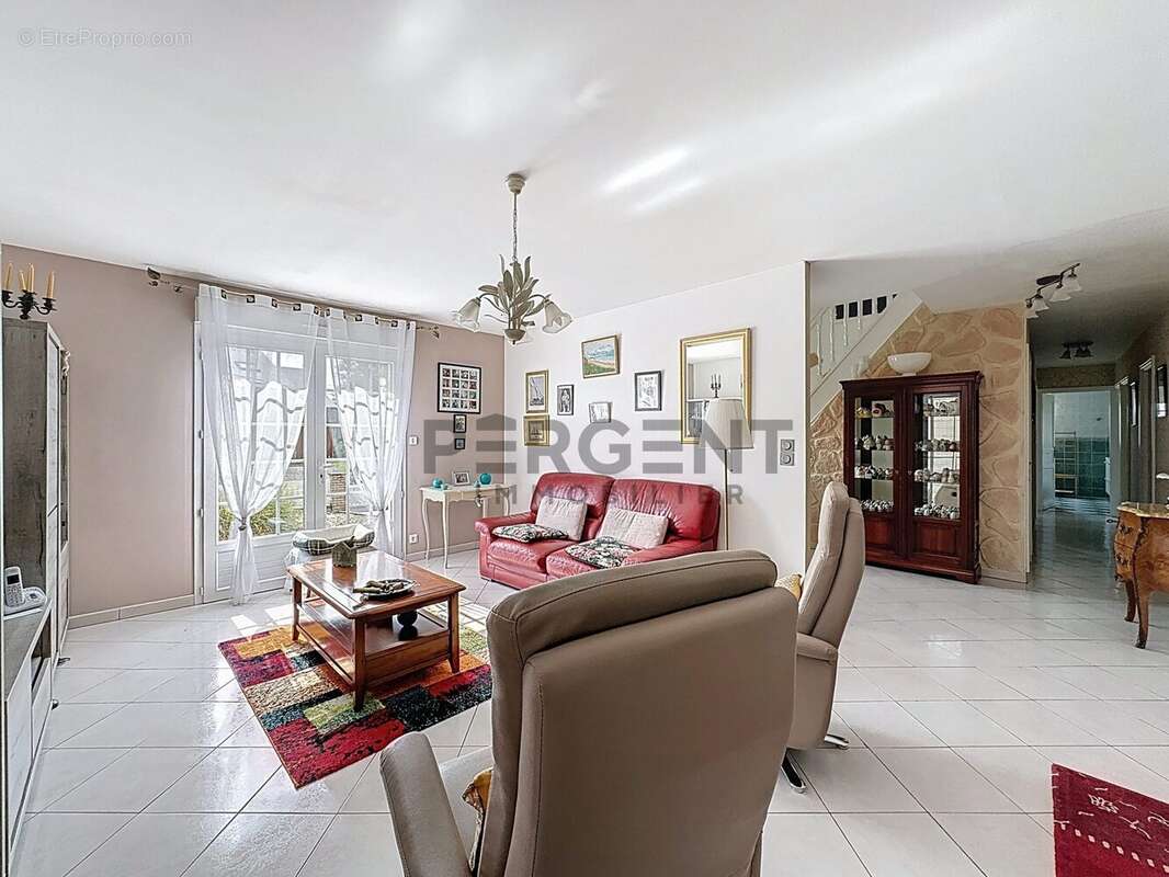 Maison à NEUVILLE-LEZ-BEAULIEU