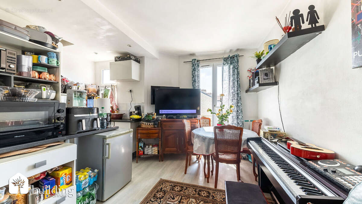 Appartement à COURBEVOIE