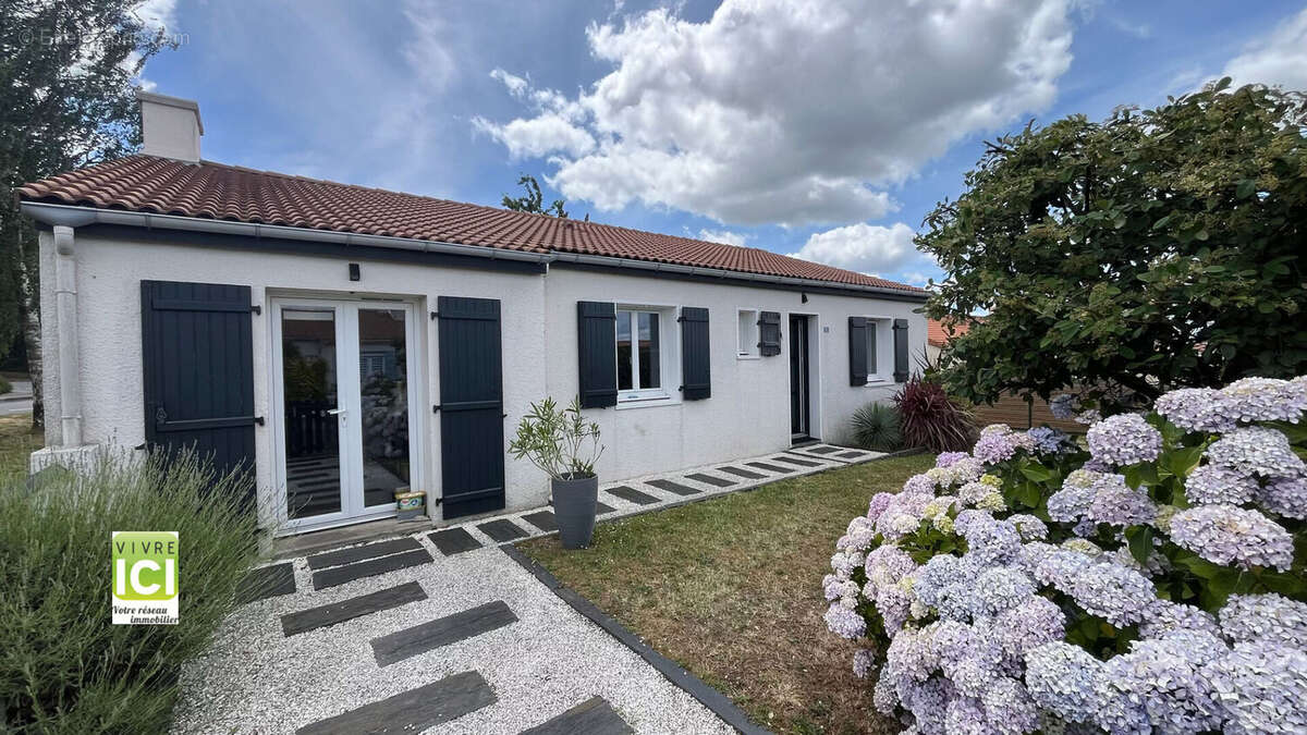 Maison plain pied centre la chapelle basse mer 3 chambres et 1 bureau - photo 2