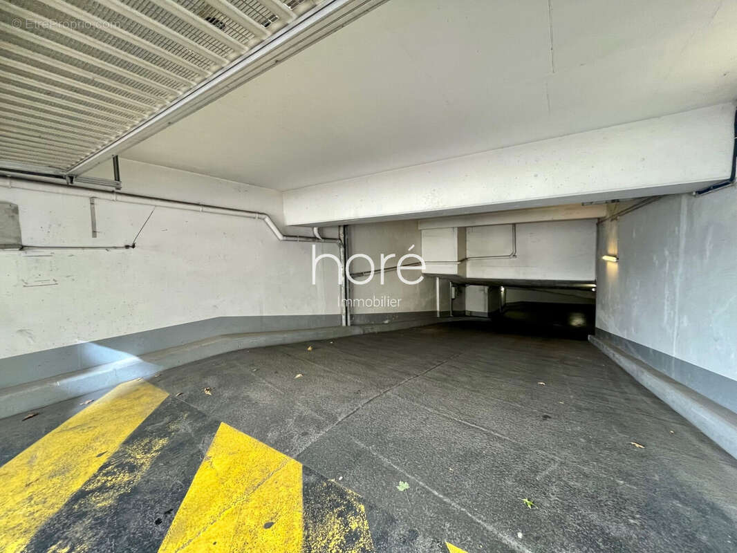 Parking à LEVALLOIS-PERRET