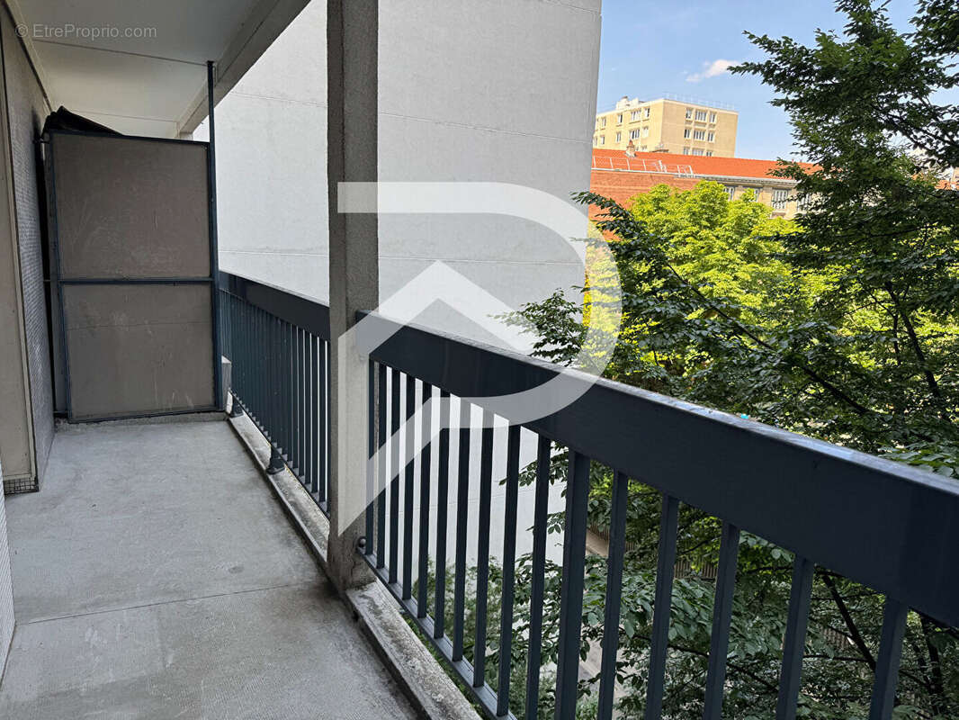 Appartement à PARIS-19E