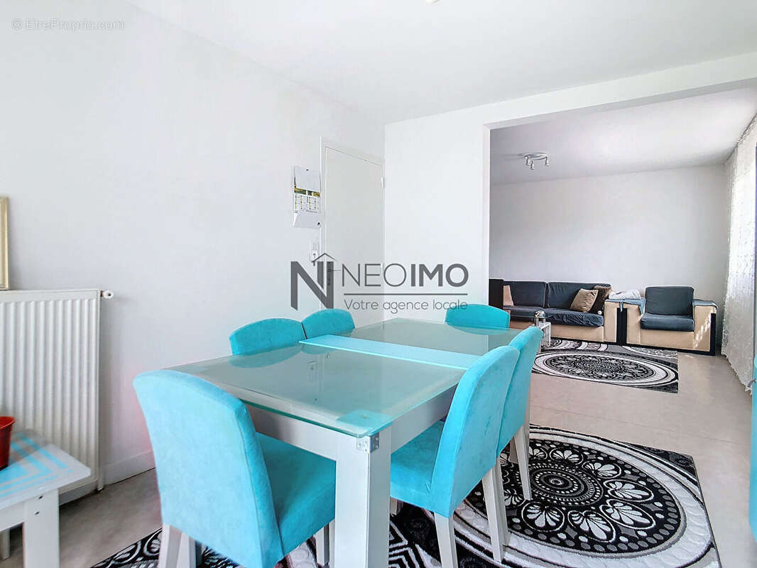 Maison à NEUFCHATEAU