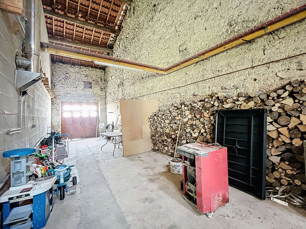 Maison à NANT-LE-GRAND