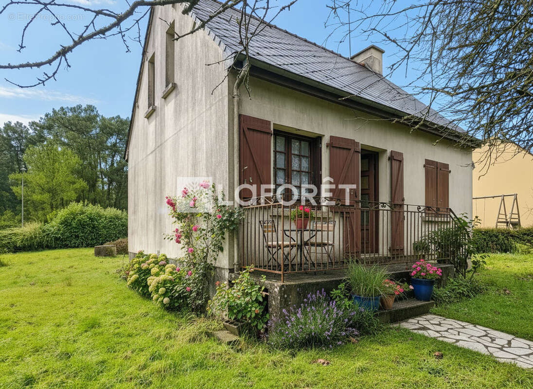 Maison à MONTENEUF