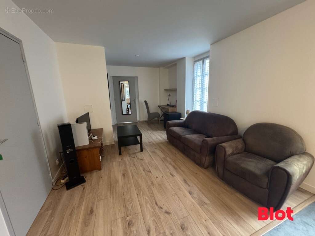 Appartement à LOUVIGNE-DE-BAIS