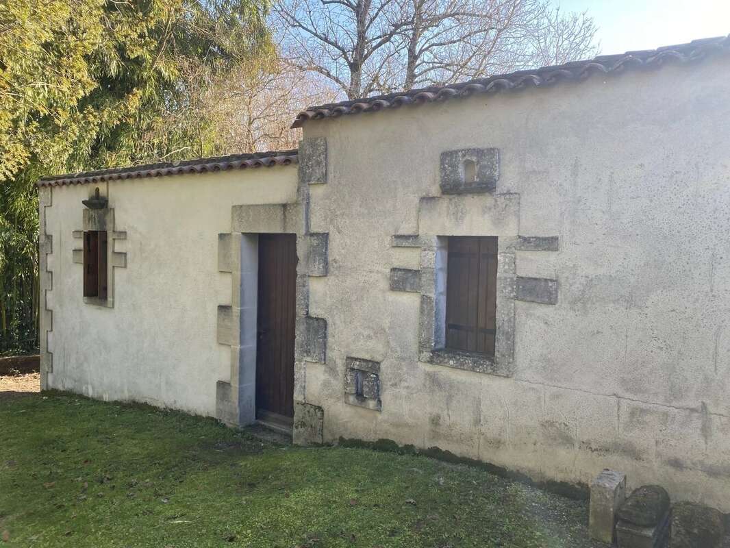 Maison à BARBEZIEUX-SAINT-HILAIRE