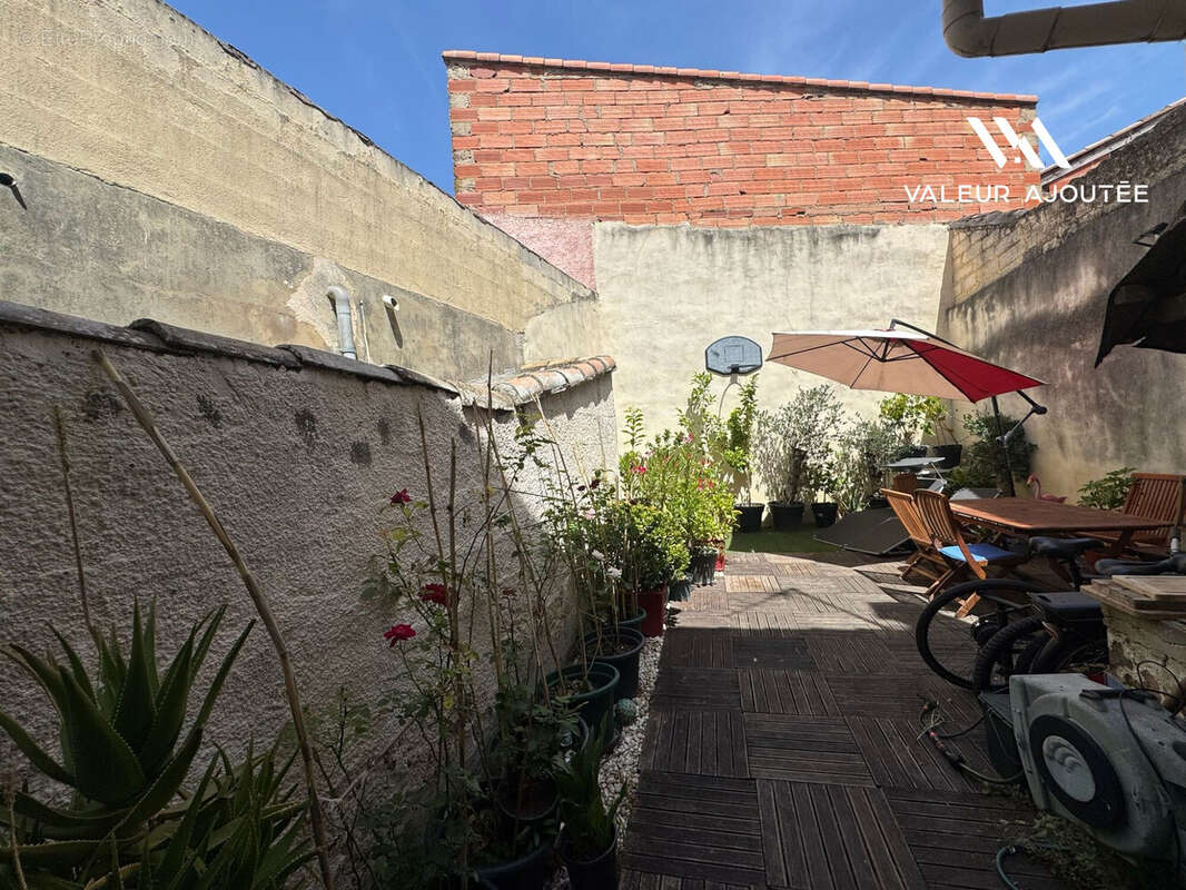Maison 93 m² à Saint-Just  - photo 2