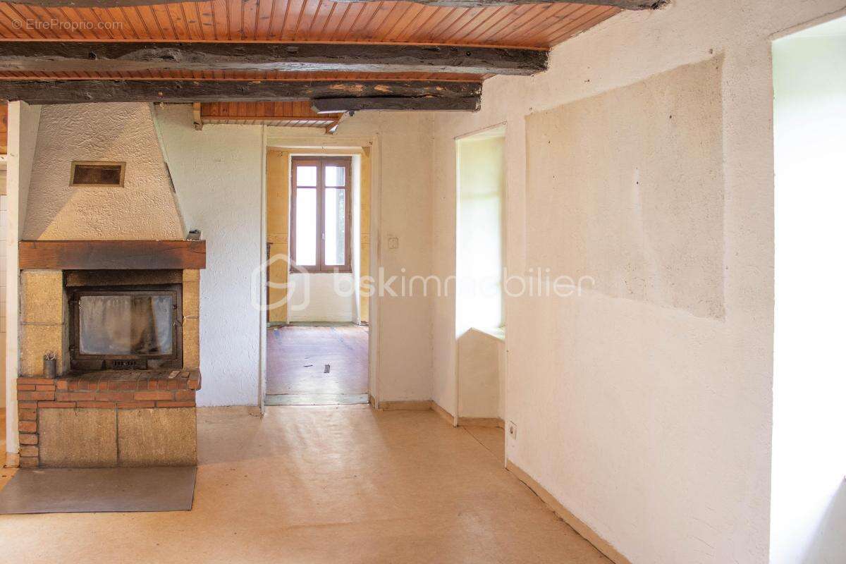 Maison de 101 m² avec 850m2 de terrain à La Vayssière (Flavin) - photo 5