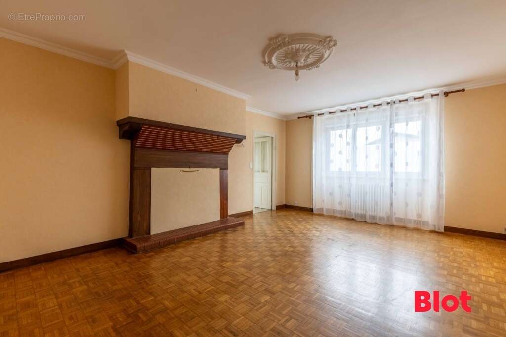 Maison 105 m² à Saint-Germain-Sur-Ille  - photo 2