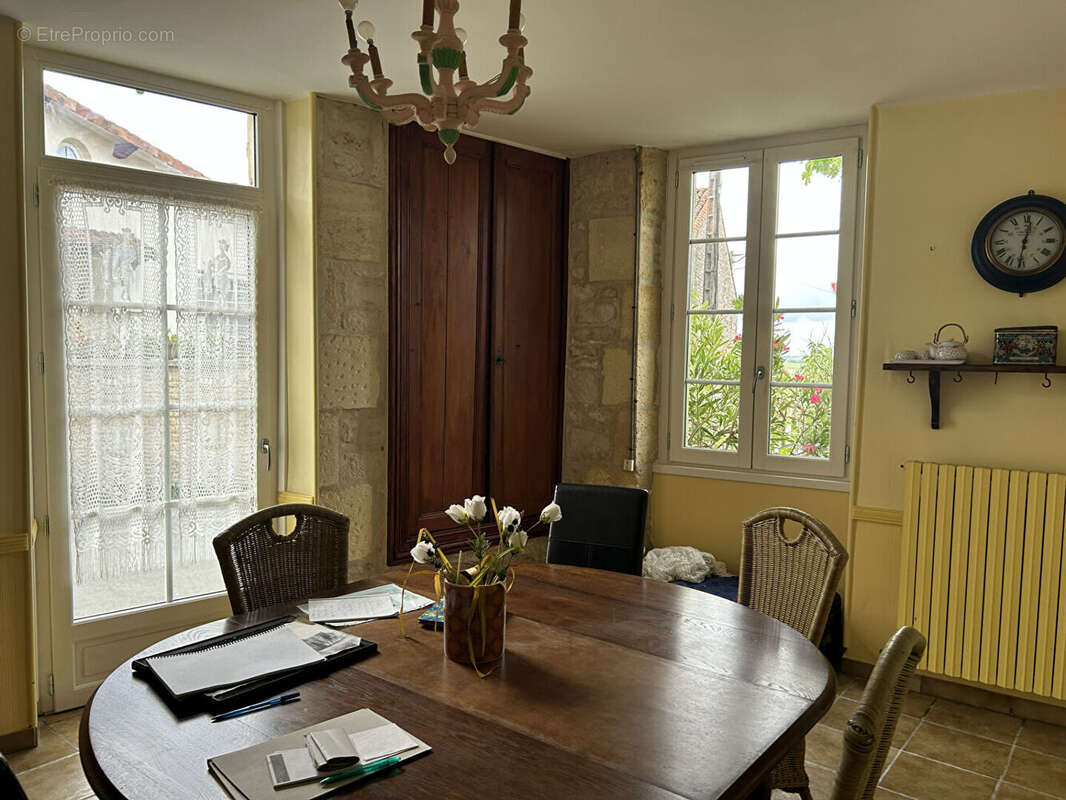 Maison à FONTAINE-CHALENDRAY