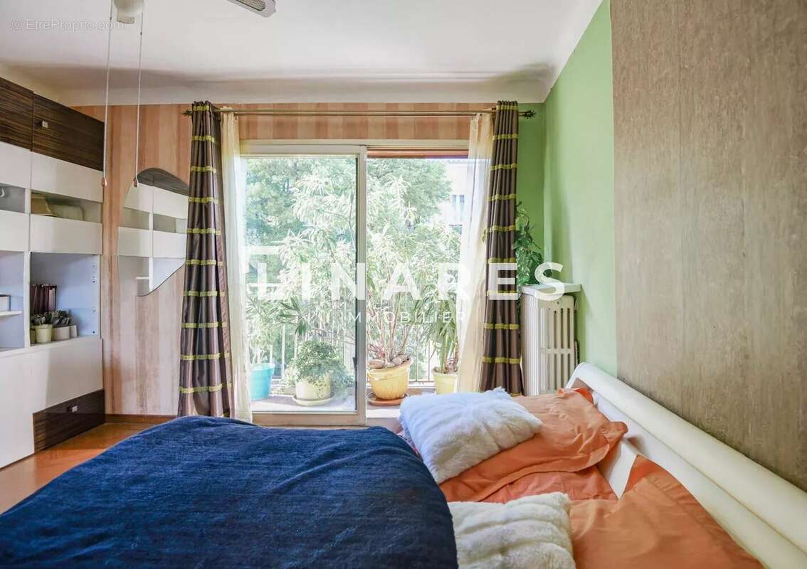 Appartement à MARSEILLE-4E