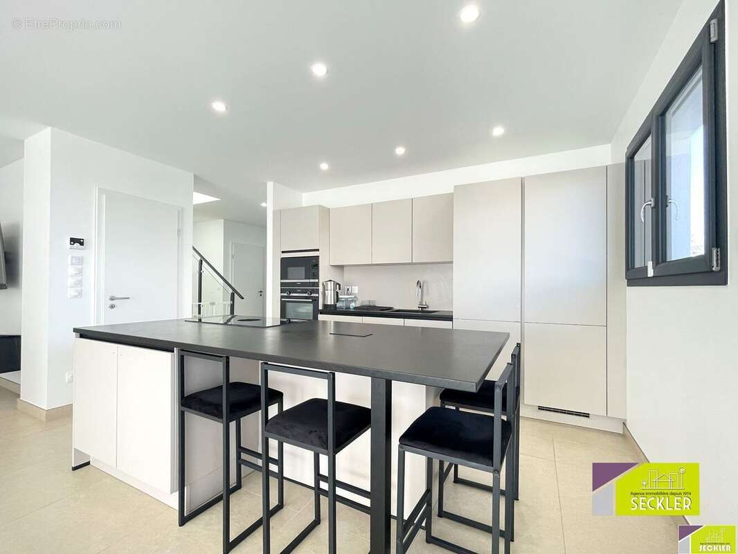 Maison à SAINTE-CROIX-EN-PLAINE