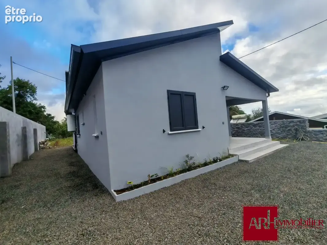 Maison 5 pièces 89 m² à vendre à Le Tampon (97430) - photo 2