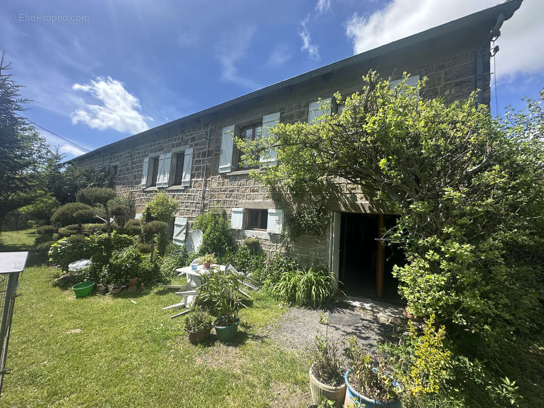 Maison à PRESAILLES