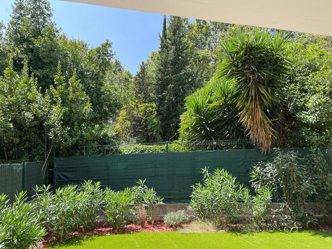 Appartement t3 , terrasse et jardin prive + garage box à la seyne sur mer porte marine - photo 2