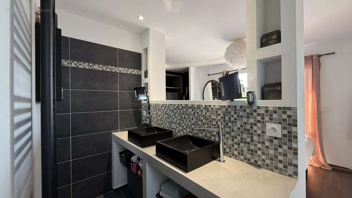 Maison à SANTA-LUCIA-DI-MORIANI