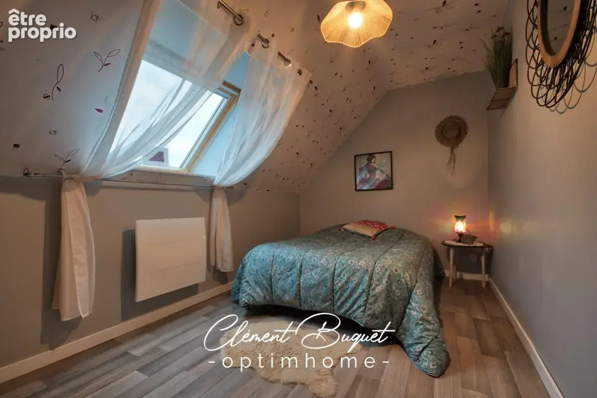  LE FAVRIL – Le confort d’une maison récente, le charme d’un grand jardin !  - photo 10