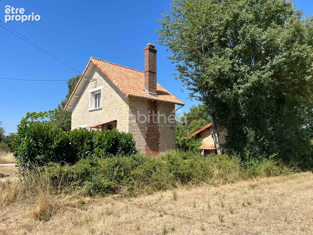 Maison atypique avec dépendances et grand terrain   Chassiecq (16350) - photo 19