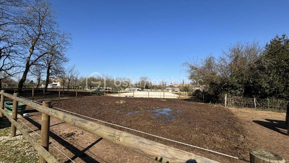 Maison à SAINT-SEROTIN