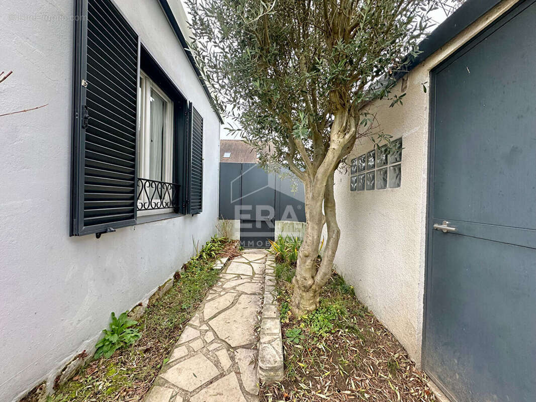 Maison à SARTROUVILLE