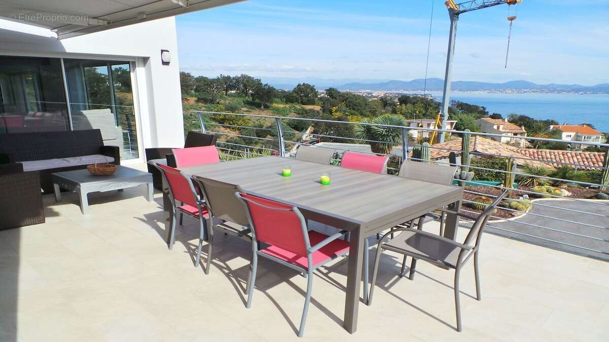 Maison à LES ISSAMBRES