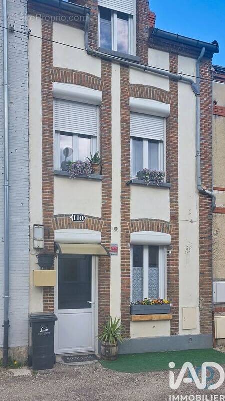 Photo 1 - Maison à ROMILLY-SUR-SEINE