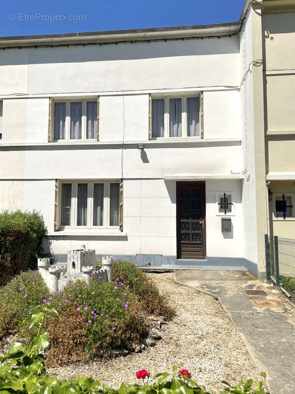 Maison à SAINT-QUENTIN