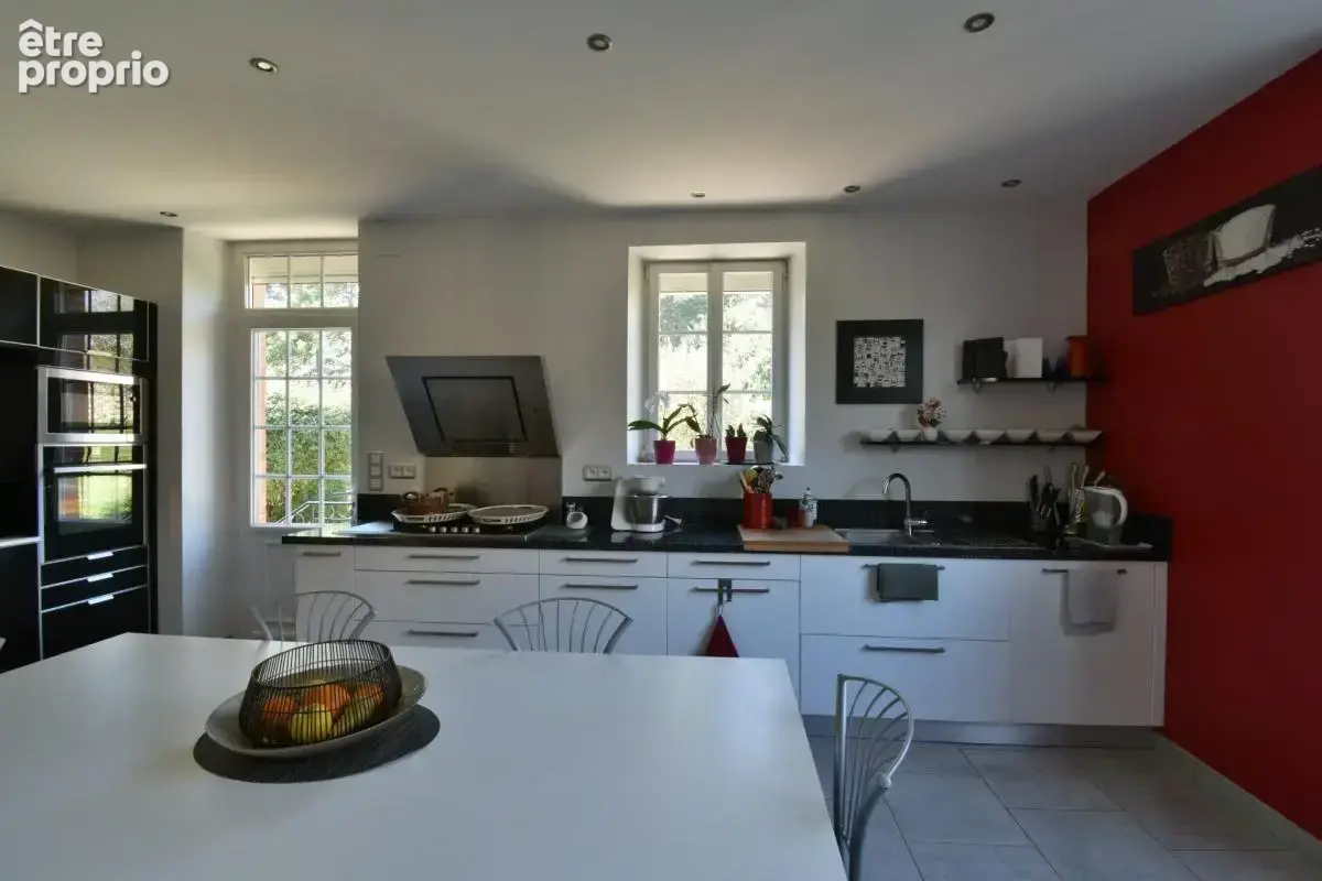 Maison de charme, dans son parc clos, 199m² - photo 4