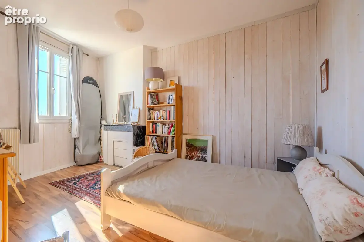 Bordeaux Chartrons - Appartement T4 de 85.14 m² au dernier étage dans un immeuble pierre - photo 9