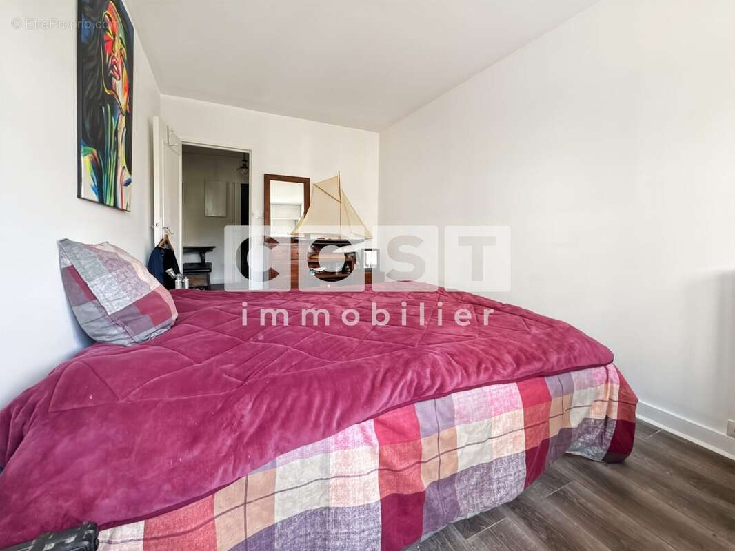 Appartement à COURBEVOIE