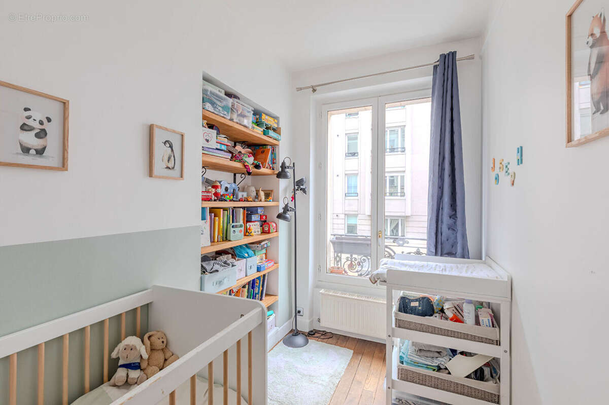 Appartement à PARIS-19E