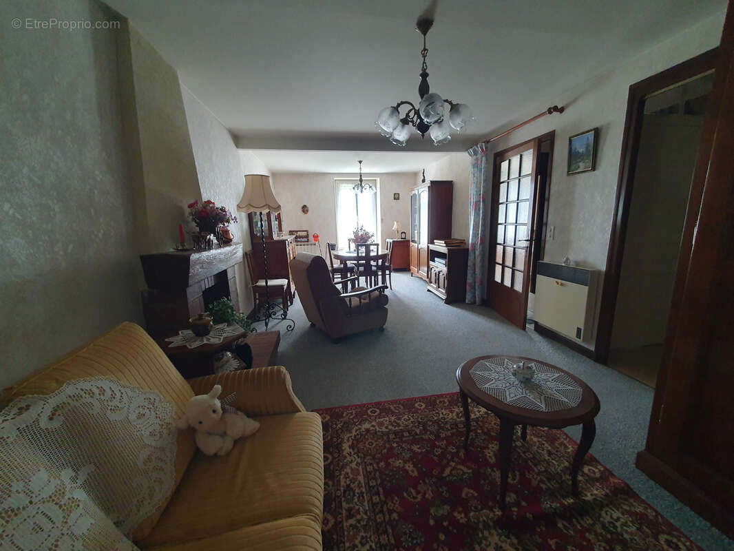 Maison à LAGUIOLE