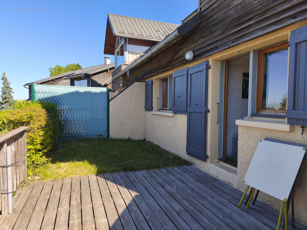 Appartement à SUTRIEU